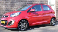Rood Gebruikt 2013 Kia Picanto 2 Hatchback | € 5.999 (Eerlijke prijs)