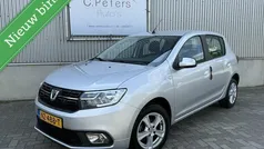 Grijs Gebruikt 2017 Dacia Sandero Lauréate Hatchback | € 6.950 (Goede deal)