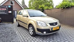 Beige Gebruikt 2009 Kia Rio Hatchback | € 4.899 (Eerlijke prijs)