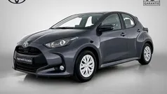 Grijs Gebruikt 2024 Toyota Yaris Hybrid Active Hatchback | € 23.950 (Eerlijke prijs)
