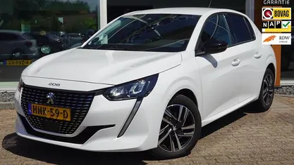 Hatchback Gebruikt 2023 Peugeot 208 Allure Hatchback | € 18.950 (Eerlijke prijs)