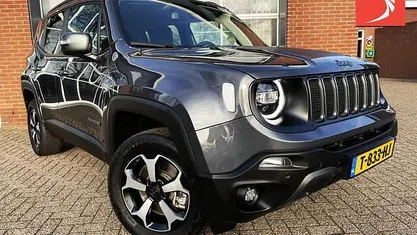Gebruikt 2022 Jeep Renegade Trailhawk SUV | € 25.950 (Eerlijke prijs)