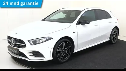 Wit Gebruikt 2020 Mercedes A250 Business Hatchback | € 28.945 (Eerlijke prijs)