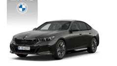 Grijs (metallic) Nieuw 2025 BMW i5 M Sport Sedan | € 85.347 (Eerlijke prijs)