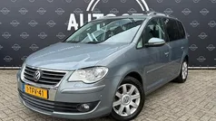 Grijs Gebruikt 2009 VW Touran Highline MPV | € 6.995 (Eerlijke prijs)