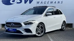 Wit, metallic lak Gebruikt 2023 Mercedes B200 AMG line MPV | € 39.950