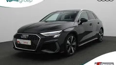 Grijs Gebruikt 2023 Audi A3 Sportback Advanced Hatchback | € 28.900 (Goede deal)
