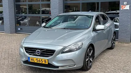 Grijs Gebruikt 2013 Volvo V40 R-Design Summum Stationwagen | € 8.250 (Eerlijke prijs)