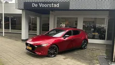 Gebruikt 2023 Mazda 3 Homura-Line Hatchback | € 25.950 (Goede deal)