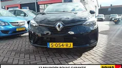 Zwart, metallic lak Gebruikt 2023 Renault Clio V Equilibre Hatchback | € 15.850 (Eerlijke prijs)