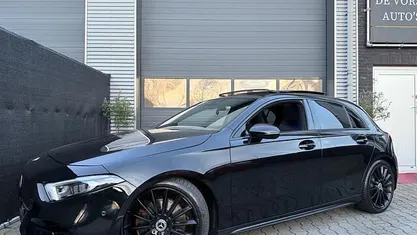Zwart (metallic) Gebruikt 2019 Mercedes A220 AMG Hatchback | € 29.750 (Eerlijke prijs)