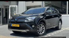 Zwart Gebruikt 2017 Toyota RAV4 Hybrid Executive SUV | € 26.950 (Eerlijke prijs)