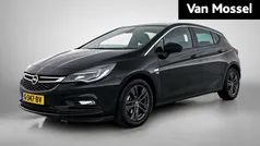 Zwart Gebruikt 2019 Opel Astra Edition Hatchback | € 13.400 (Eerlijke prijs)