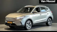 Grijs Gebruikt 2023 MG ZS Comfort Sedan | € 26.495 (Eerlijke prijs)