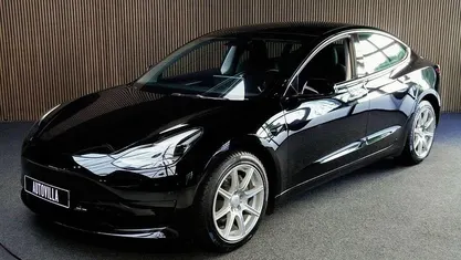 Gebruikt 2022 Tesla Model 3 RWD Sedan | € 29.950 (Eerlijke prijs)