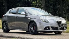 Grijs (metallic) Gebruikt 2015 Alfa Romeo Giulietta Quadrifoglio Verde Hatchback | € 17.899 (Goede deal)