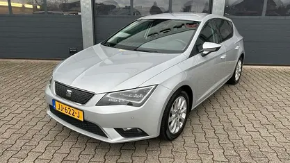 Grijs Gebruikt 2016 Seat Leon CONNECT Hatchback | € 13.830 (Eerlijke prijs)