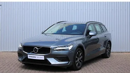 Grijs Gebruikt 2021 Volvo V60 Momentum Stationwagen | € 24.950 (Eerlijke prijs)