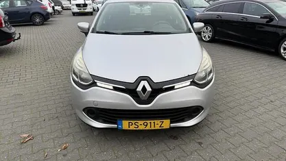 Grijs Occasion 2013 Renault Clio IV Dynamique Hatchback | € 3.899 (Eerlijke prijs)