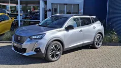 Grijs Gebruikt 2022 Peugeot e-2008 Allure SUV | € 19.740 (Goede deal)