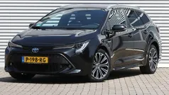 Zwart Gebruikt 2021 Toyota Corolla Team Stationwagen | € 22.445 (Eerlijke prijs)