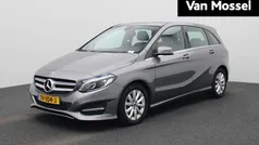 Grijs Gebruikt 2018 Mercedes B180 Ambition MPV | € 17.900 (Eerlijke prijs)