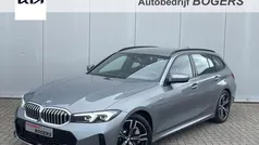 Grijs Gebruikt 2024 BMW 330 M Sport Stationwagen | € 47.840 (Eerlijke prijs)