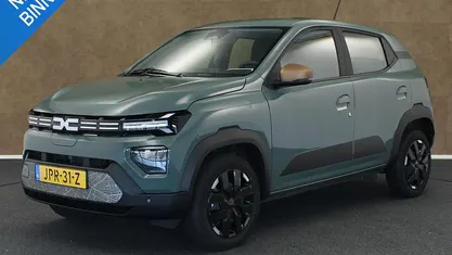 Groen Gebruikt 2025 Dacia Spring Extreme Hatchback | € 16.945 (Eerlijke prijs)