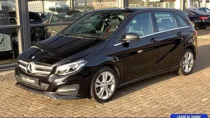 Zwart Gebruikt 2016 Mercedes B200 Prestige MPV | € 15.249 (Eerlijke prijs)