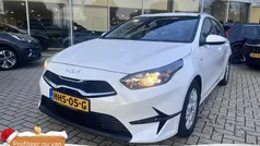 Wit Gebruikt 2025 Kia Ceed Comfort Hatchback | € 25.900 (Eerlijke prijs)