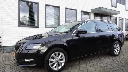 Occasion 2017 Skoda Octavia Stationwagen | € 10.950 (Eerlijke prijs)