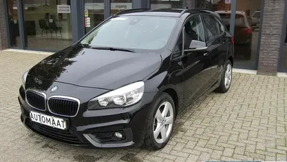 Zwart Gebruikt 2017 BMW 218 Executive Stationwagen | € 15.750 (Eerlijke prijs)
