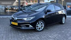 Zwart Gebruikt 2015 Toyota Auris Hybrid Hatchback | € 13.450 (Eerlijke prijs)