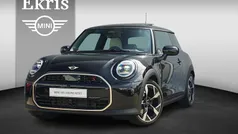 Gebruikt 2025 Mini Cooper S Favoured Hatchback | € 38.950 (Eerlijke prijs)