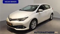 Gebruikt 2017 Toyota Auris Hatchback | € 14.950 (Eerlijke prijs)
