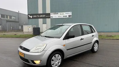 Zilver Gebruikt 2004 Ford Fiesta Trend Hatchback | € 1.499 (Eerlijke prijs)