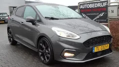 Grijs Gebruikt 2018 Ford Fiesta ST-Line Hatchback | € 10.950 (Eerlijke prijs)
