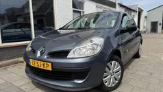 Blauw Gebruikt 2006 Renault Clio II Expression Hatchback | € 1.949 (Eerlijke prijs)