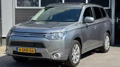 Grijs Gebruikt 2013 Mitsubishi Outlander Instyle SUV | € 9.450 (Goede deal)