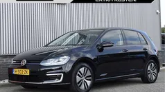 Zwart, metallic lak Gebruikt 2020 VW e-Golf Hatchback | € 10.500 (Goede deal)