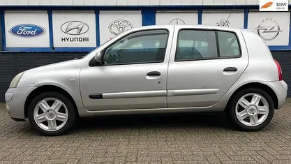 Occasion 2005 Renault Clio II Hatchback | € 1.650 (Eerlijke prijs)