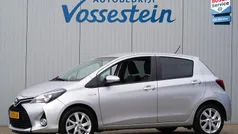 Grijs Gebruikt 2017 Toyota Yaris Hybrid Hatchback | € 15.950 (Eerlijke prijs)