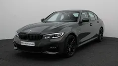 Grijs Gebruikt 2021 BMW 330e Executive Sedan | € 32.400 (Eerlijke prijs)