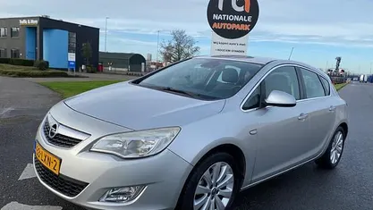 Grijs Gebruikt 2010 Opel Astra Cosmo Hatchback | € 3.250 (Goede deal)