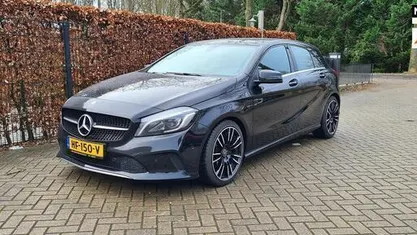 Zwart Gebruikt 2015 Mercedes A180 Edition Hatchback | € 11.950 (Eerlijke prijs)