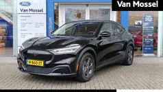 Zwart Gebruikt 2022 Ford Mustang Mach-E SUV | € 39.940 (Eerlijke prijs)
