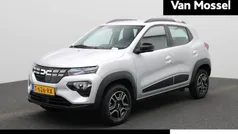 Gebruikt 2023 Dacia Spring Essentiel Hatchback | € 13.440 (Eerlijke prijs)
