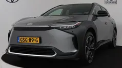 Grijs Gebruikt 2024 Toyota bZ4X Premium SUV | € 41.945 (Eerlijke prijs)
