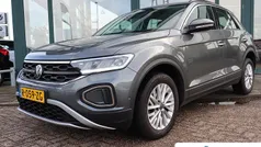 Grijs Gebruikt 2023 VW T-Roc Life SUV | € 24.895 (Eerlijke prijs)