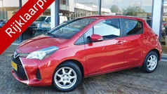 Rood Gebruikt 2016 Toyota Yaris Hatchback | € 13.650 (Eerlijke prijs)